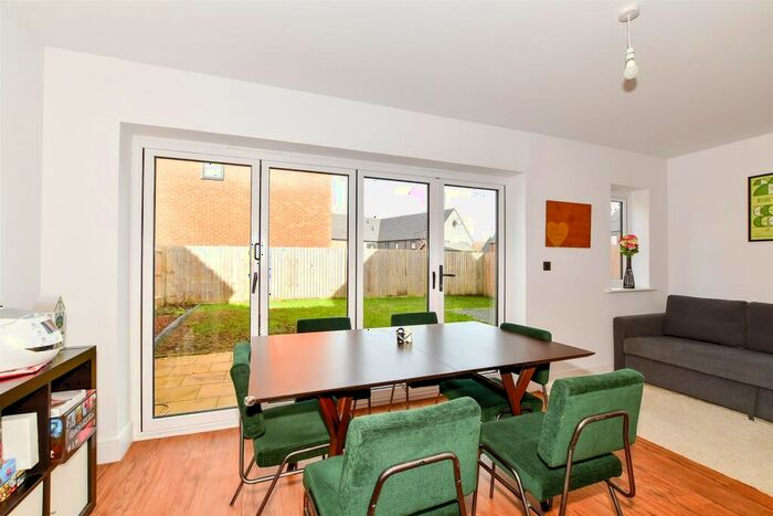 4 Bedroom End Of Terrace House For Sale In Bellevue Farm Road, Pease Pottage, Crawley, West Sussex, RH11