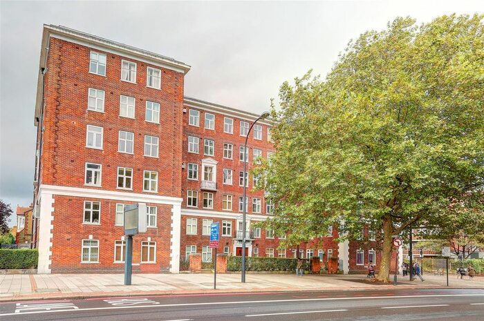 1 Bedroom Flat To Rent In Effra Court, Brixton Hill, SW2