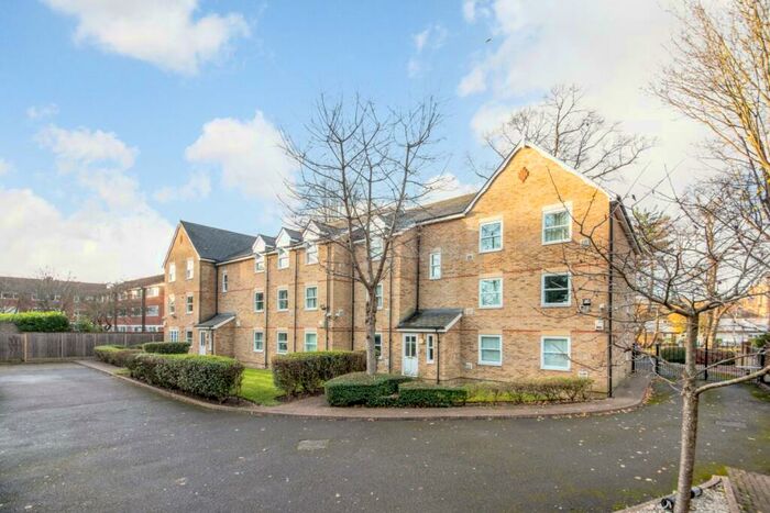 2 Bedroom Apartment To Rent In Normandie Court, Croxted Road, Dulwich, London, SE21