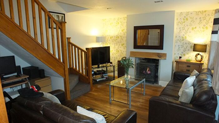 2 Bedroom Cottage To Rent In Low Street, South Milford, Leeds, LS25