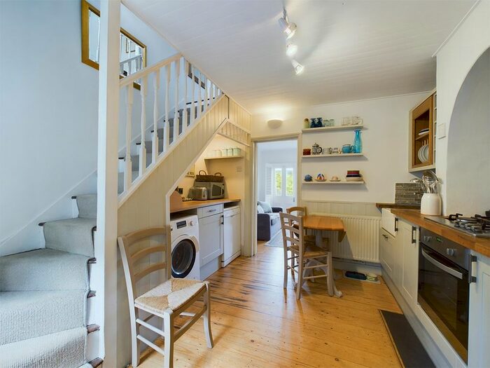 2 Bedroom Semi-Detached House For Sale In Storehouse Lane, Hitchin, SG4