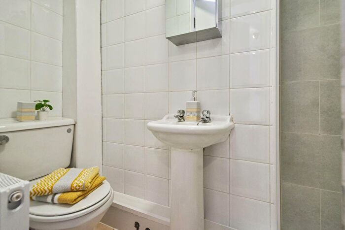 1 Bedroom Flat To Rent In Ash Road, Leeds, LS6
