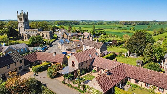 4 Bedroom Barn Conversion For Sale In Manor Farm Court, Titchmarsh, NN14