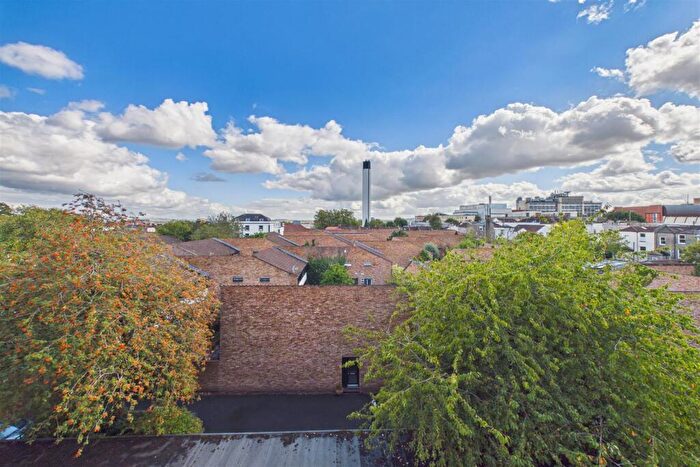 2 Bedroom Flat For Sale In High Kingsdown, Kingsdown, BS2
