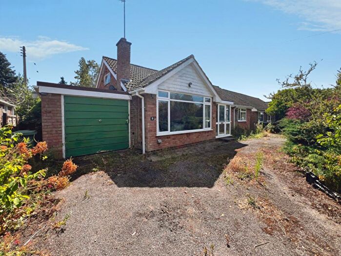 3 Bedroom Detached Bungalow For Sale In High Street, Broom, Alcester, B50