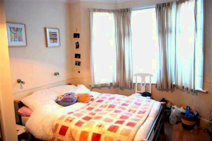 2 Bedroom Flat To Rent In Churchill Road, Willesden, NW2