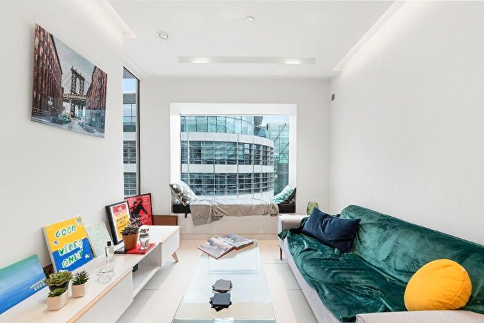 1 Bedroom Flat To Rent In Sugar Quay, Water Lane, EC3R