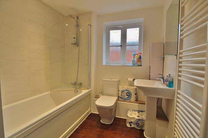 2 Bedroom Flat For Sale In Grainger Street, Waterlooville, PO7
