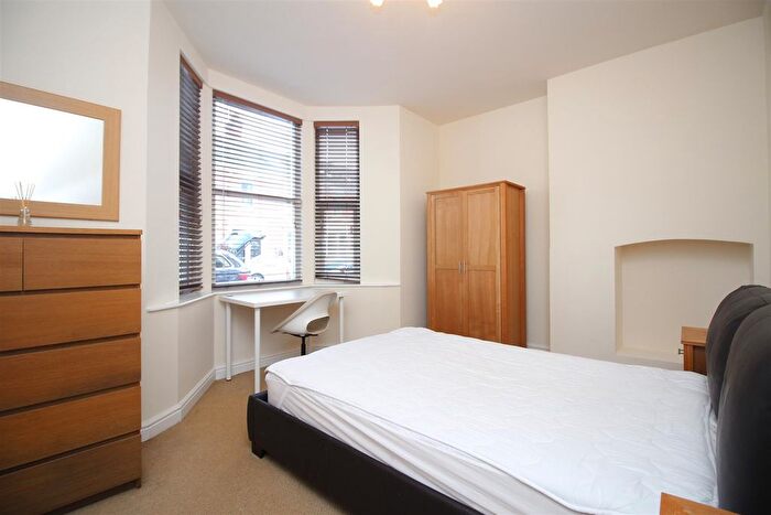 3 Bedroom Flat To Rent In Glenthorn Road, Jesmond, Newcastle Upon Tyne, NE2