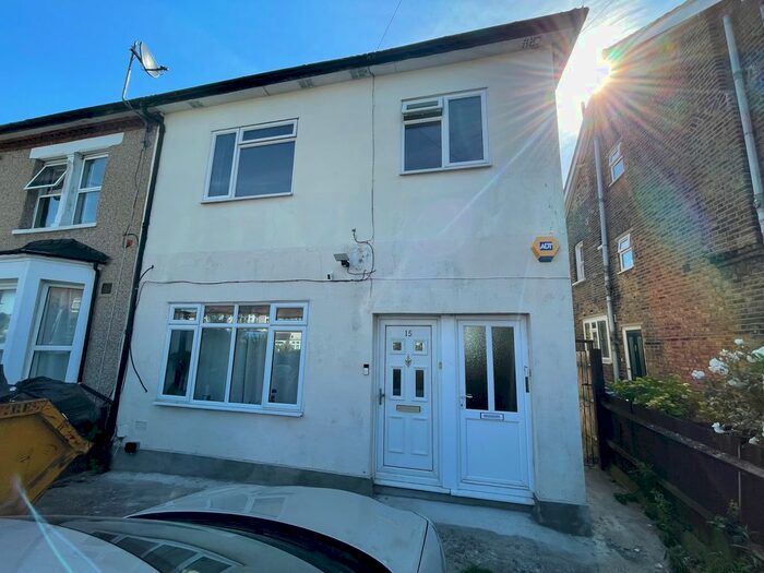 1 Bedroom Flat To Rent In Howard Road, South Norwood, SE25