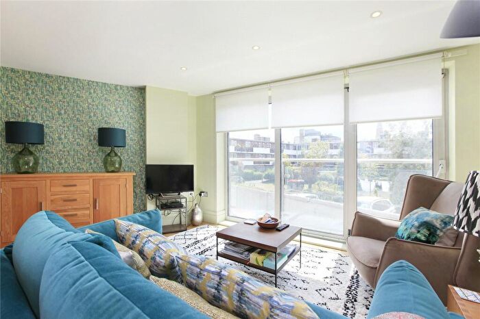 2 Bedroom Flat To Rent In Langford Mews, St John's Hill, SW11