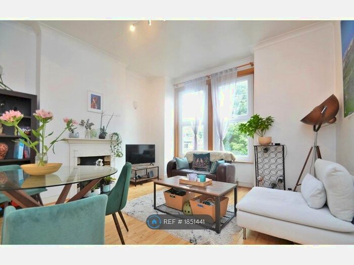 4 Bedroom Flat To Rent In Sandrock Road, London, SE13