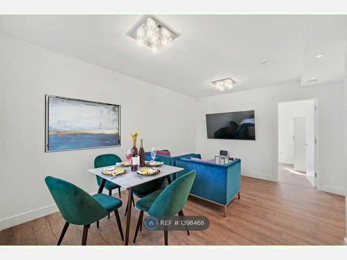 3 Bedroom Flat To Rent In Perryn Road, London, W3