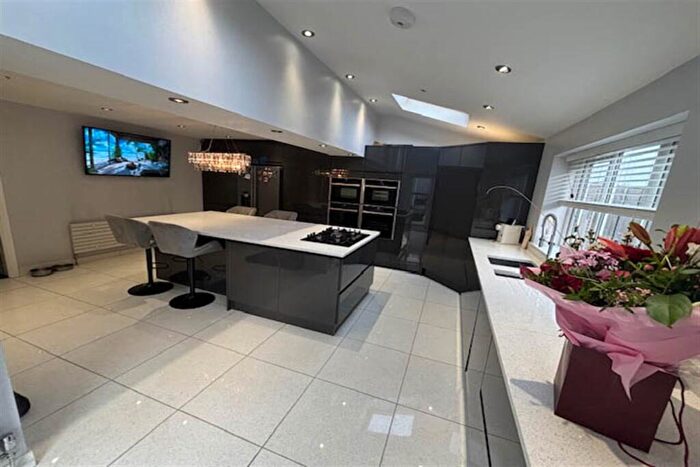 3 Bedroom Semi-Detached House For Sale In Evesham, South Hylton, SR4