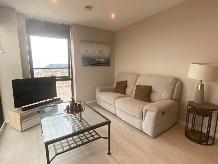 2 Bedroom Apartment To Rent In Jesse Hartley Way, Liverpool, L3