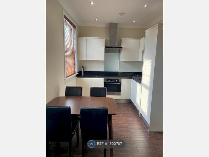 1 Bedroom Flat To Rent In Hornsey Road, London, N19
