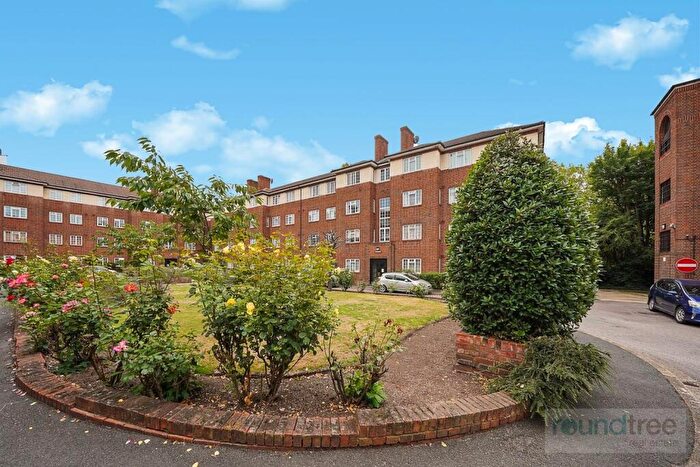 3 Bedroom Flat For Sale In Danescroft, Brent Street, NW4