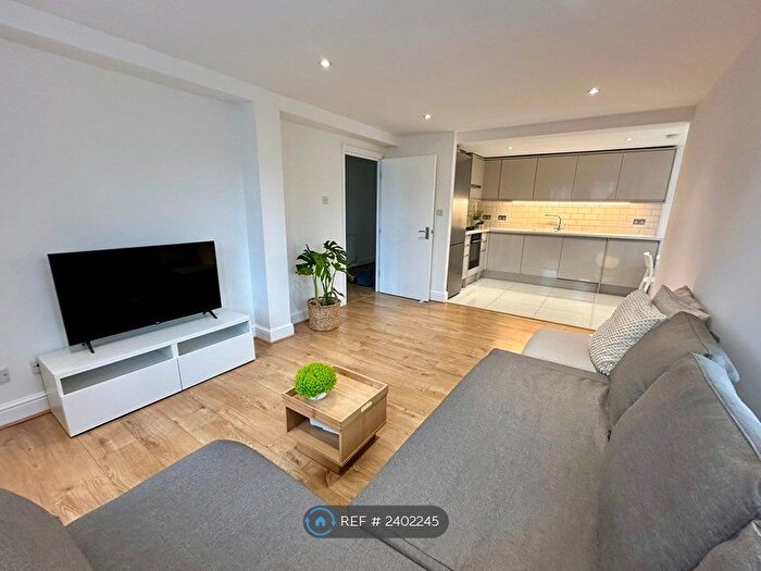 2 Bedroom Flat To Rent In Park Road, London, N14