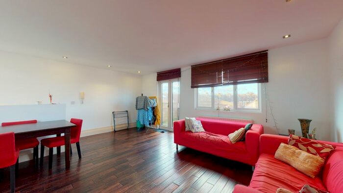 3 Bedroom Flat To Rent In Leighton Road, London W13