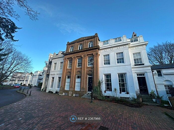 1 Bedroom Flat To Rent In Park Crescent, Worthing, BN11