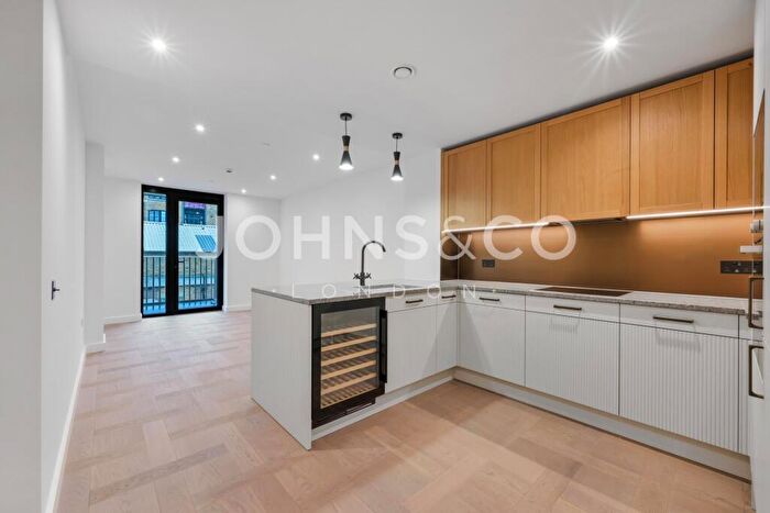 2 Bedroom Apartment To Rent In Merino Gardens, London Dock, London, E1W
