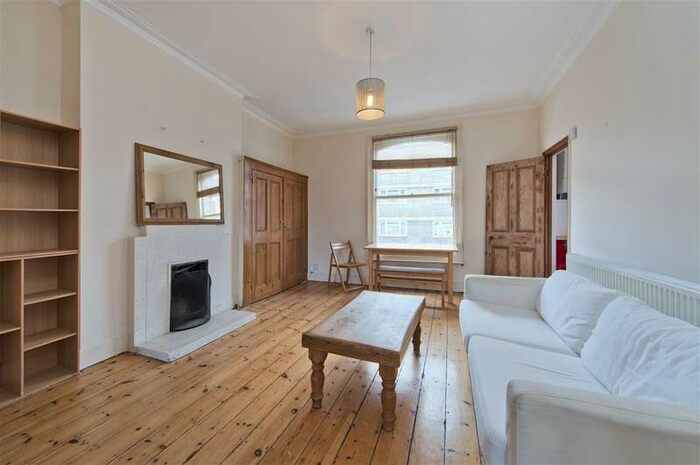 1 Bedroom Flat To Rent In Lime Grove, Shepherd's Bush W12