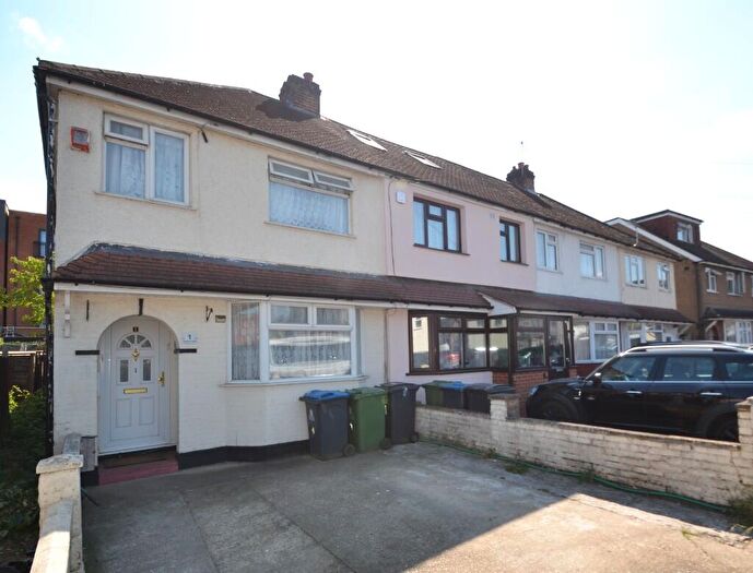 3 Bedroom End Of Terrace House For Sale In Ronelean Road, Surbiton, Surrey, KT6