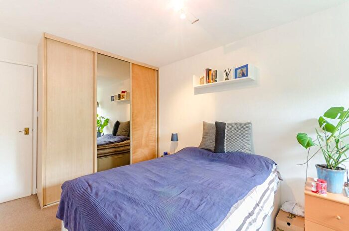 3 Bedroom Flat To Rent In Glenbuck Road, Surbiton, KT6