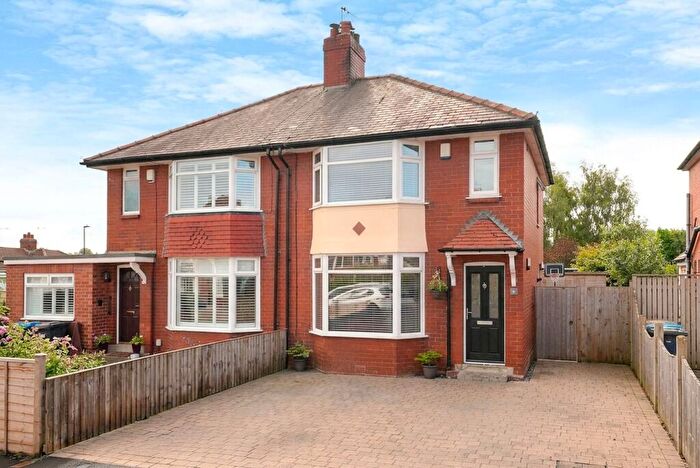 3 Bedroom Semi Detached House For Sale In Hill Top Avenue, Harrogate, HG1