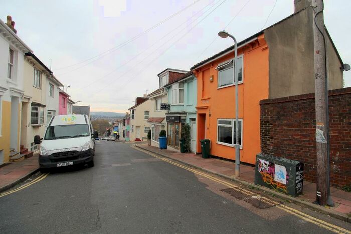 4 Bedroom Flat To Rent In Southover Street, Hanover, Brighton, BN2