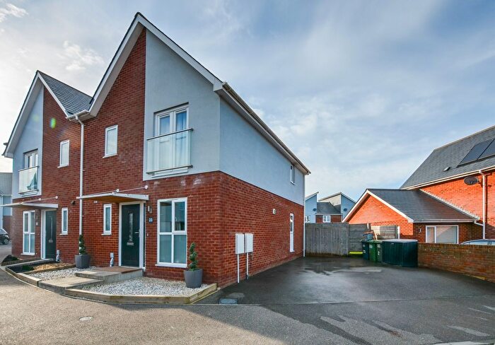 3 Bedroom Semi-detached House For Sale In Cornflower Crescent, Polegate, East Sussex, BN26