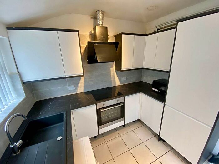 5 Bedroom Property To Rent In Penbryn Terrace, Brynmill, Swansea, SA2