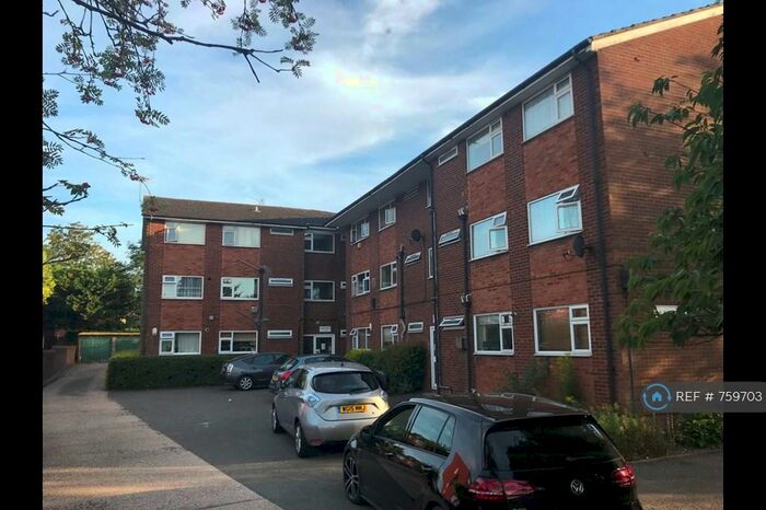 2 Bedroom Flat To Rent In Dunstable Road, Luton, LU4