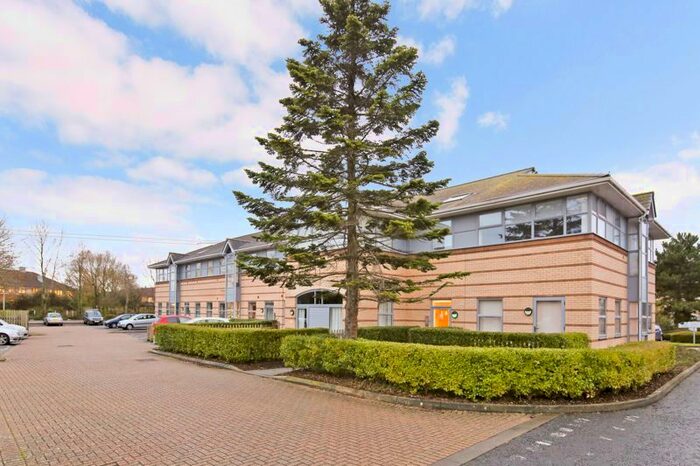 2 Bedroom Flat To Rent In Park Way, Worle, Weston-Super-Mare BS22