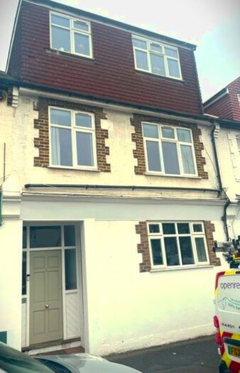 1 Bedroom Flat To Rent In Central Avenue, Wallington, SM6