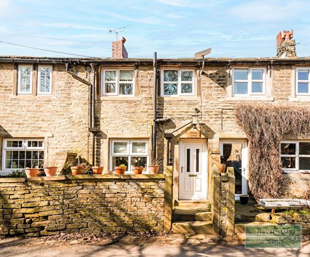 2 Bedroom Terraced House For Sale In Choppards Lane, Holmfirth, West Yorkshire, HD9