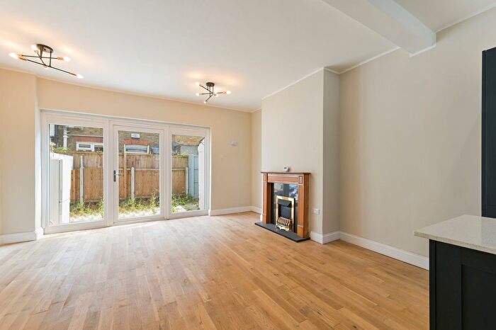 3 Bedroom Property To Rent In Galloway Road, W12