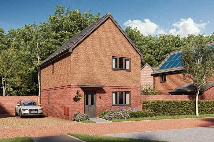 3 Bedroom Detached House For Sale In Bellew Road, Deepcut, Camberley, Surrey, GU16