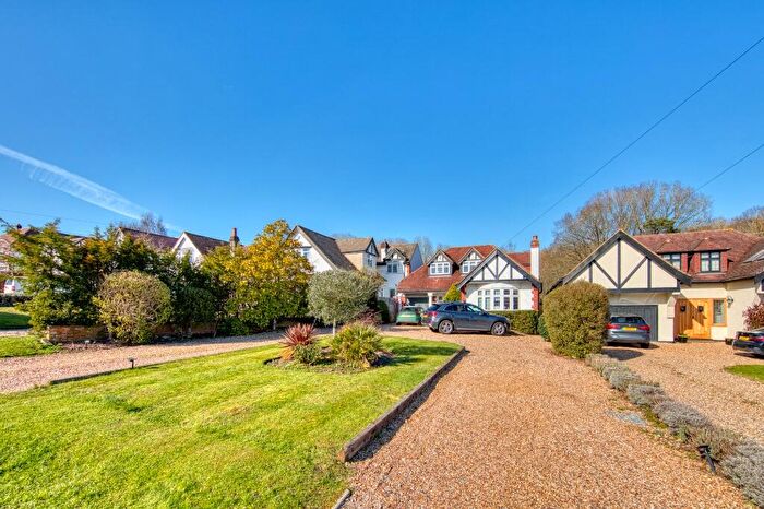 4 Bedroom Detached House For Sale In Georges Wood Road, AL9