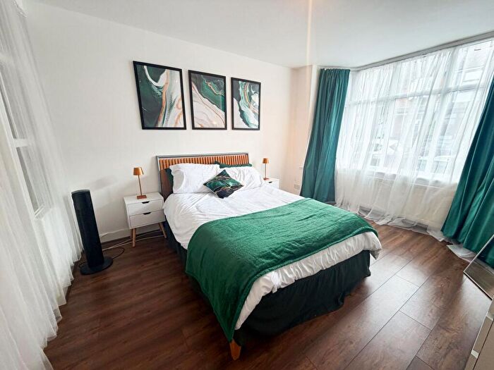 1 Bedroom Flat To Rent In London, E17