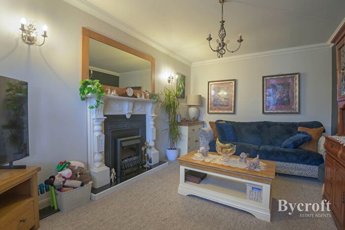 3 Bedroom Semi-detached Bungalow For Sale In Garnham Road, Gorleston, NR31