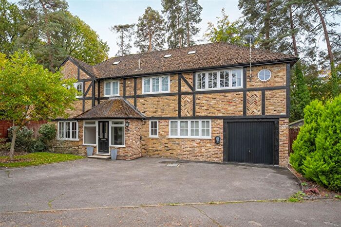 5 Bedroom Detached House For Sale In Murray Court, Sunninghill, SL5