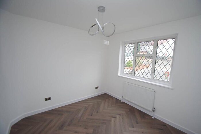 2 Bedroom Bungalow To Rent In Lyndhurst Gardens, Pinner, HA5