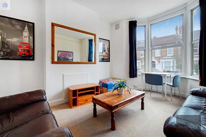 4 Bedroom Maisonette To Rent In Taybridge Road, Battersea, SW11