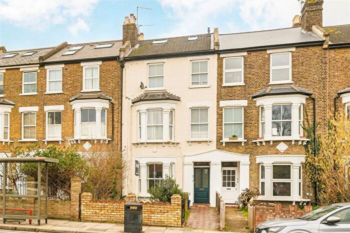 2 Bedroom Flat To Rent In Stanley Road, Teddington, TW11