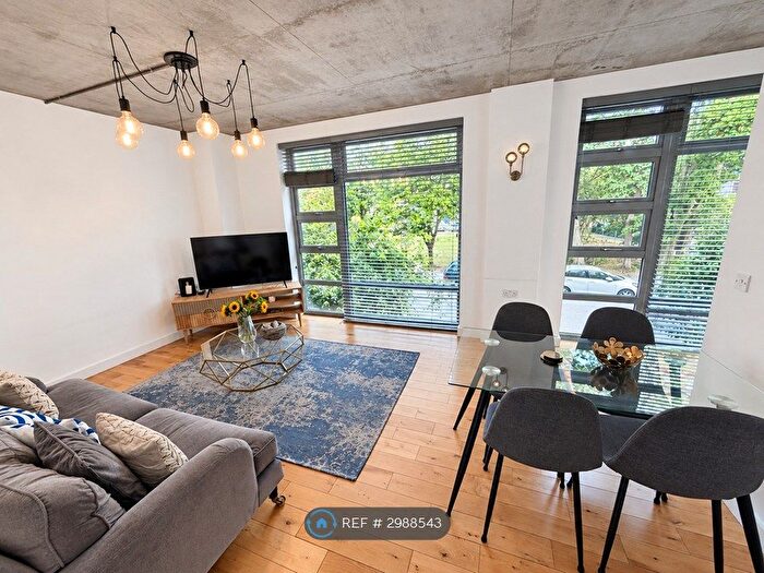 2 Bedroom Flat To Rent In Parkgate, London, N1