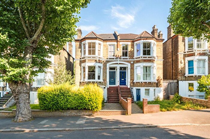 2 Bedroom Flat For Sale In Jerningham Road, London, SE14