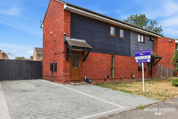 2 Bedroom Semi-Detached House For Sale In Comfrey Court, Grays, RM17