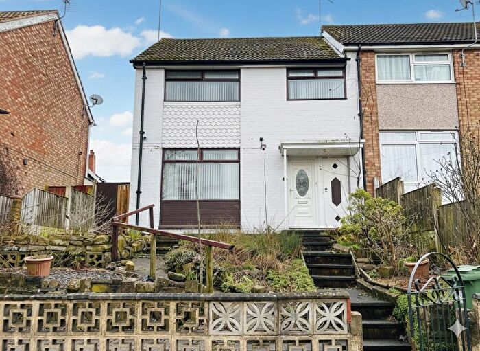 4 Bedroom Town House To Rent In Manor Farm Way, Leeds, LS10