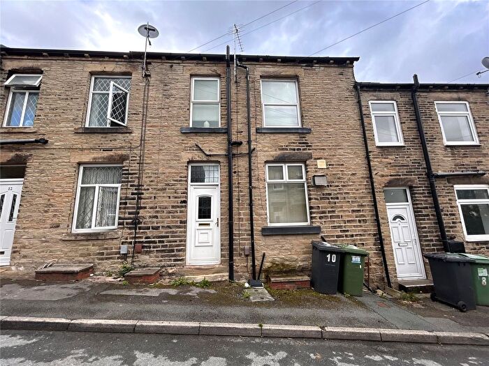 1 Bedroom Terraced House For Sale In Centre Street, Heckmondwike, West Yorkshire, WF16